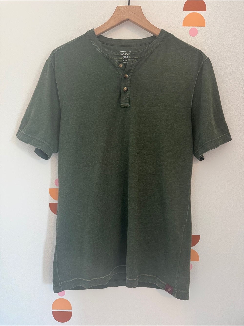 Short Sleeve Henley Tee in Olive Green N0107